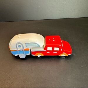 Beach Combers Truck And Camper Salt And‎ Pepper Shakers